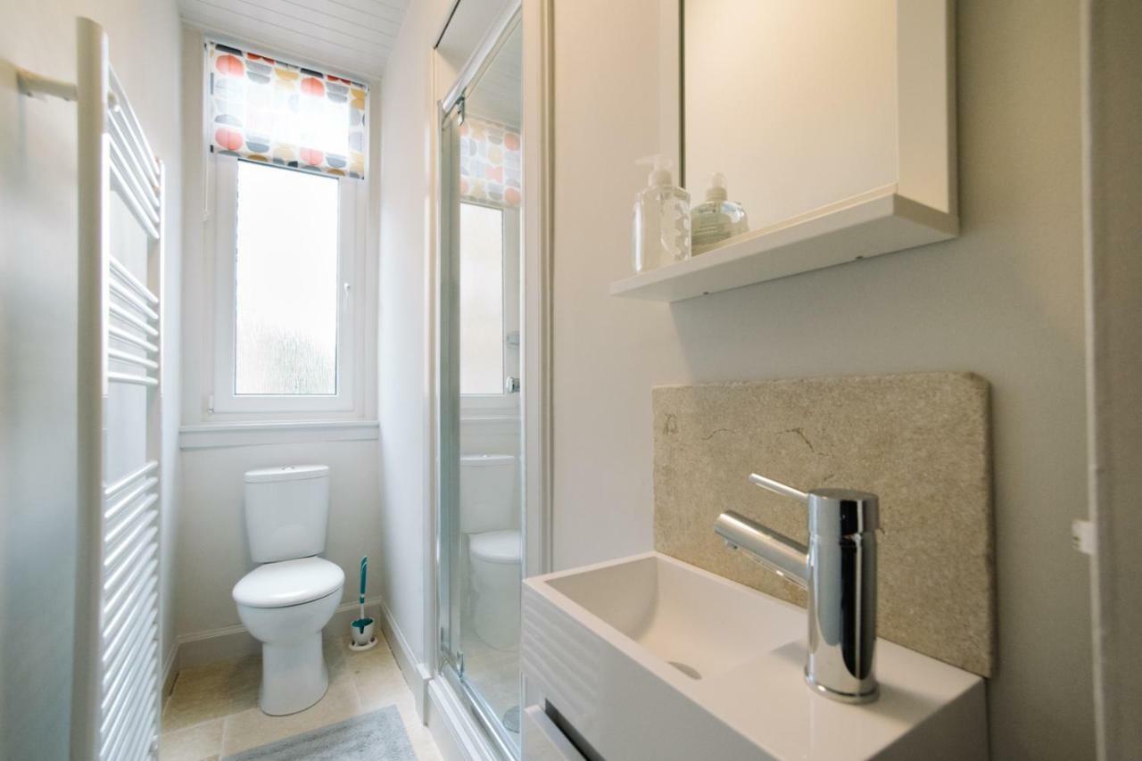 Beautiful City Centre Apartment - Holyrood Park Edinburgh Exterior photo